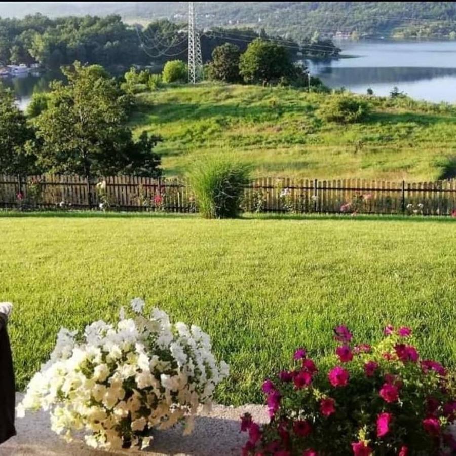 Vera Borsko Jezero Апартамент